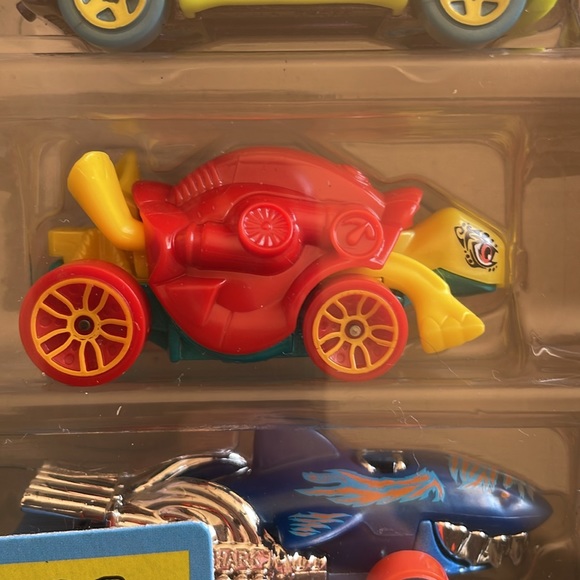 Hot Wheels Street Beasts 5 Pack HLY77 2023 New! - Picture 5 of 9